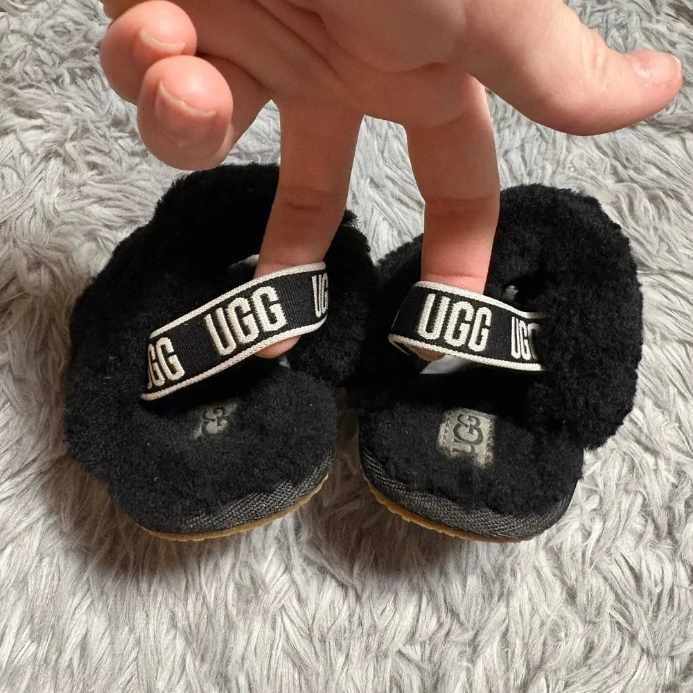 UGG Fluff Yeah Slides Infants Slipper Sandals Black Soft Baby 2c Soft Fluffy